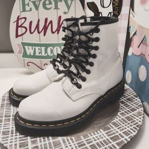 ☃️EUC Dr Marten's 1460 Virginia Genuine Soft Leather 8 Eyelet Lace Up Boot, 7 🤍